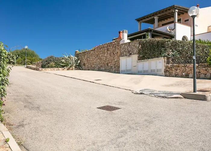 - Cala Delfino Golfo Aranci