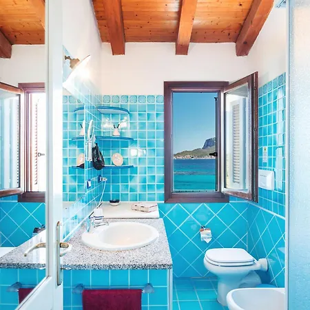 - Cala Delfino * Golfo Aranci